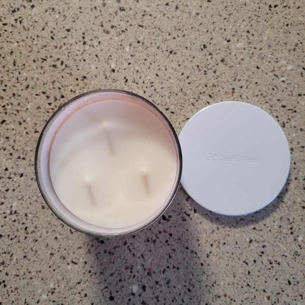 Goose Creek Care Bears Be The Love Limited Edition 3 Wick 14.5 oz Candle - Picture 3 of 3